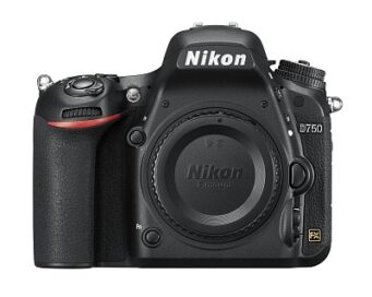 Камера Nikon D750
